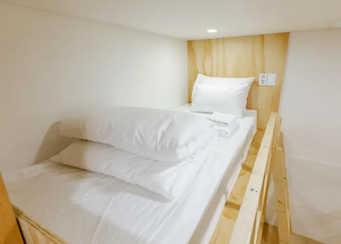Hostel Seoulite Myeongdong Formerly - Step Myeongdong 2 *