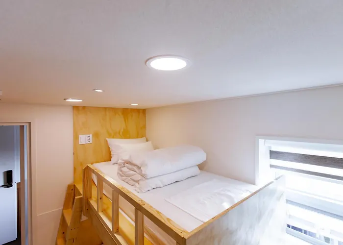 Seoulite Myeongdong Formerly - Step Myeongdong 2 Hostel